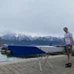 Nouveaux skiff au Club Aviron Vevey - Vue du bateau avec un rameur à ses côtés